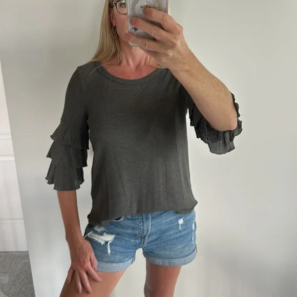 Grey Tiered Ruffle Sleeve Top - Picture 2 of 8
